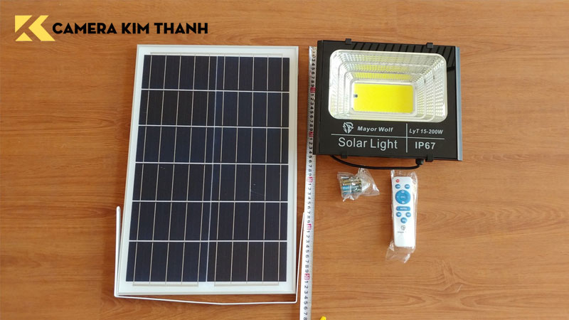 cau-tao-cua-den-nang-luong-mat-troi-200w-camerakimthanh