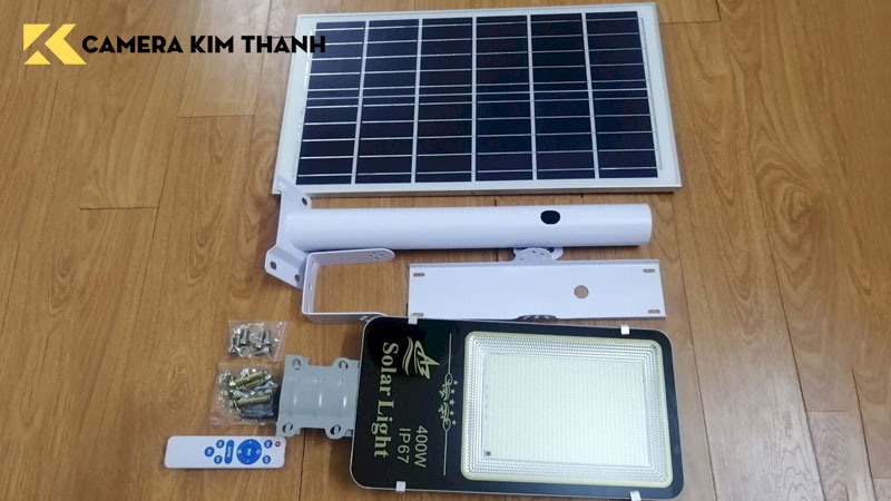 don-vi-cung-cap-den-nang-luong-mat-troi-400w-chinh-hang-camerakimthanh